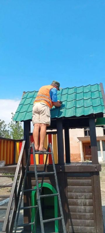 МКУ «Горжилстрой»: ежедневная работа по благоустройству Геническа и населённых пунктов округа МКУ «Горжилстрой»: ежедневная работа по благоустройству Геническа и населённых пунктов округа