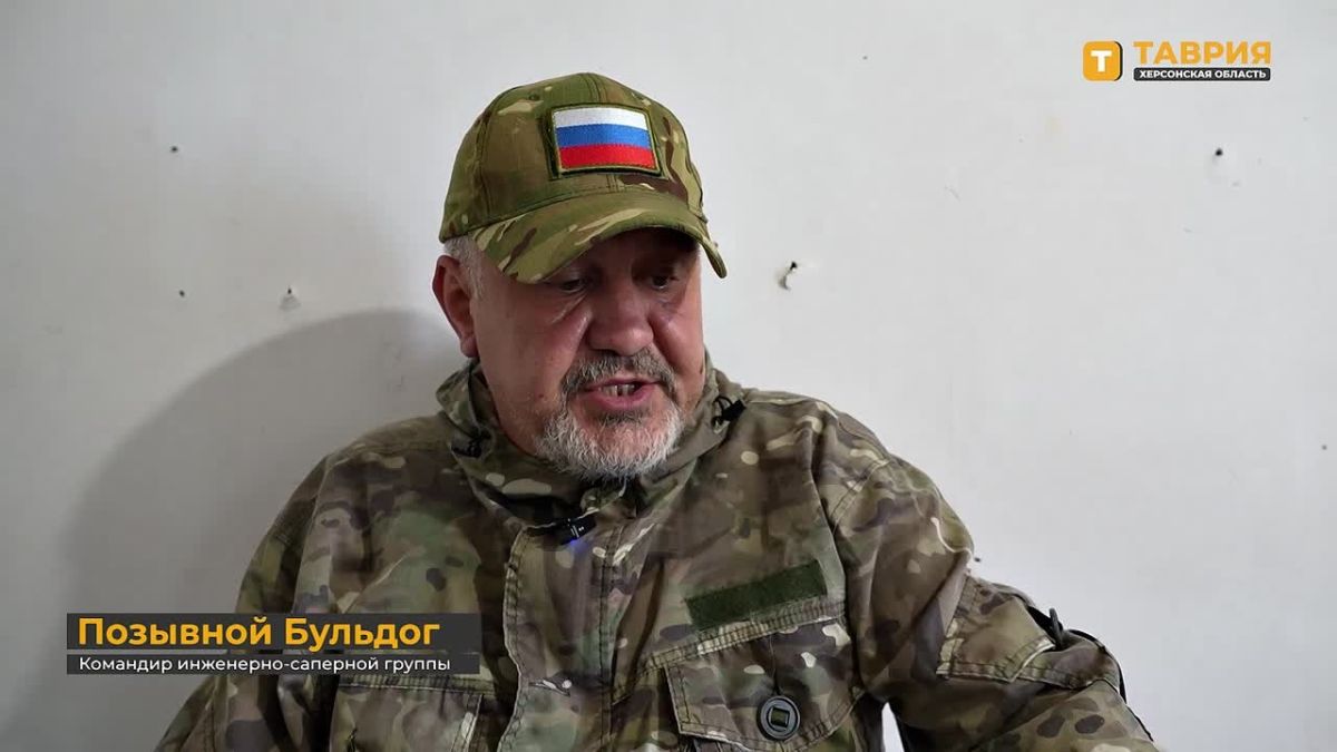 Саперы отряда БАРС-11 группировки войск "Днепр" ежедневно проводят разминирование дорог и подъездных путей к линии фронта