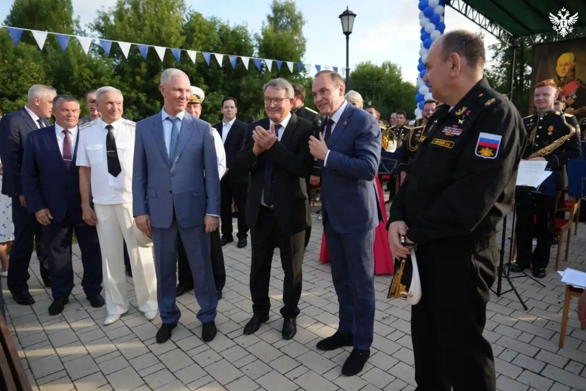 Сальдо принял участие в торжествах в честь адмирала Ушакова и поблагодарил Мордовию за поддержку Херсонщины Сальдо принял участие в торжествах в честь адмирала Ушакова и поблагодарил Мордовию за поддержку Херсонщины