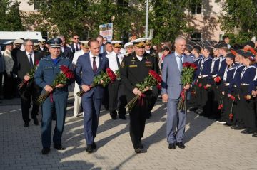 Владимир Сальдо: Побывал в Мордовии, где вместе с Главой республики Артёмом Здуновым принял участие в торжествах, посвящённых 25-летию канонизации святого праведного воина Фёдора Ушакова
