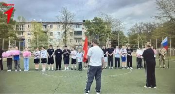 Первые Асканийской школы провели конкурс физкультминуток «Зарядная волна»