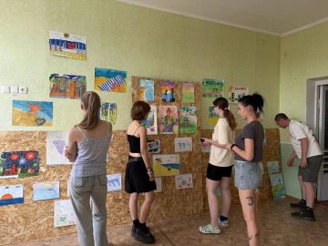 «Я рисую лето»: выставка детского творчества открылась в Скадовске