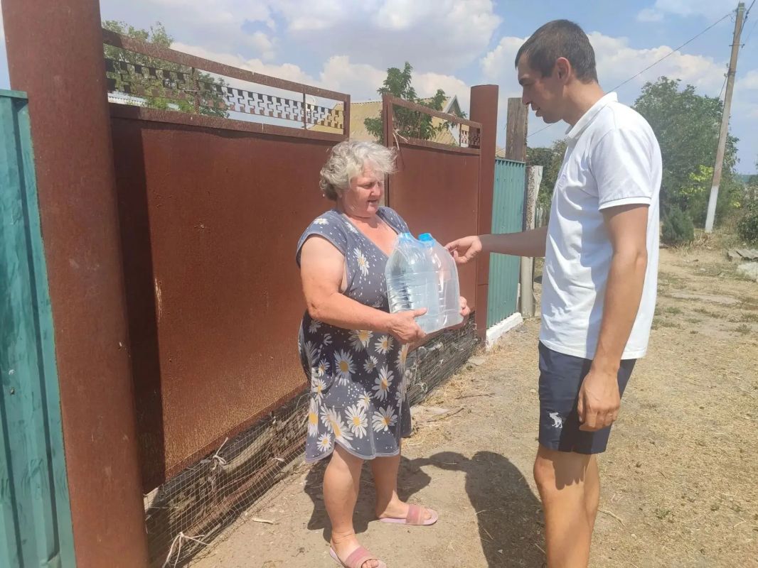 Владимир Сальдо: Голопристанский округ: отвечаю на вопросы о свете, воде и помощи людям Владимир Сальдо: Голопристанский округ: отвечаю на вопросы о свете, воде и помощи людям