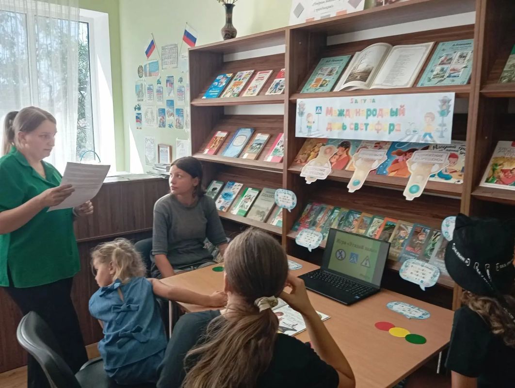 В библиотеках Каховского округа прошли мероприятия ко Дню светофора В библиотеках Каховского округа прошли мероприятия ко Дню светофора