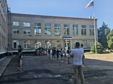Александр Дудка: Будущие первоклассники Скадовской школы прошли тренировку по строевой подготовке вместе с кадетами