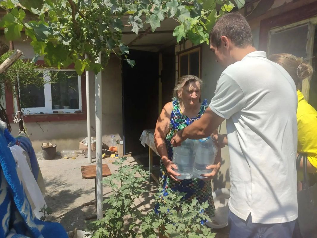 Владимир Сальдо: Голопристанский округ: отвечаю на вопросы о свете, воде и помощи людям Владимир Сальдо: Голопристанский округ: отвечаю на вопросы о свете, воде и помощи людям
