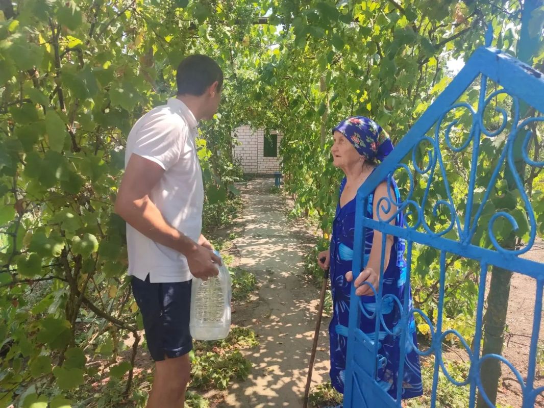 Владимир Сальдо: Голопристанский округ: отвечаю на вопросы о свете, воде и помощи людям Владимир Сальдо: Голопристанский округ: отвечаю на вопросы о свете, воде и помощи людям
