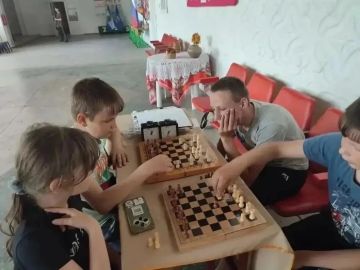 Волонтеры из Краснодарского края подарили праздничную атмосферу детям с. Долинское