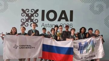 Школьники из РФ третий год подряд стали абсолютными чемпионами на олимпиаде по ИИ