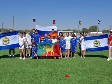 Энергия, движение и арбуз: в «Скифе» прошла «Зарядка с тренером» в преддверии Дня физкультурника