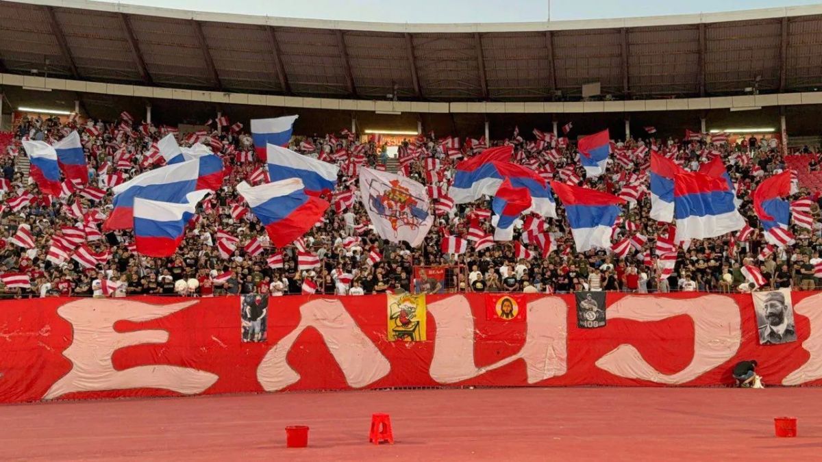 Фанатам «Црвены Звезды» не понравился визит Зеленского в Белград Фанатам «Црвены Звезды» не понравился визит Зеленского в Белград