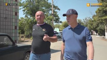 Губернатор Владимир Сальдо взял на контроль вопросы ремонта школы и почты в поселке Рыково