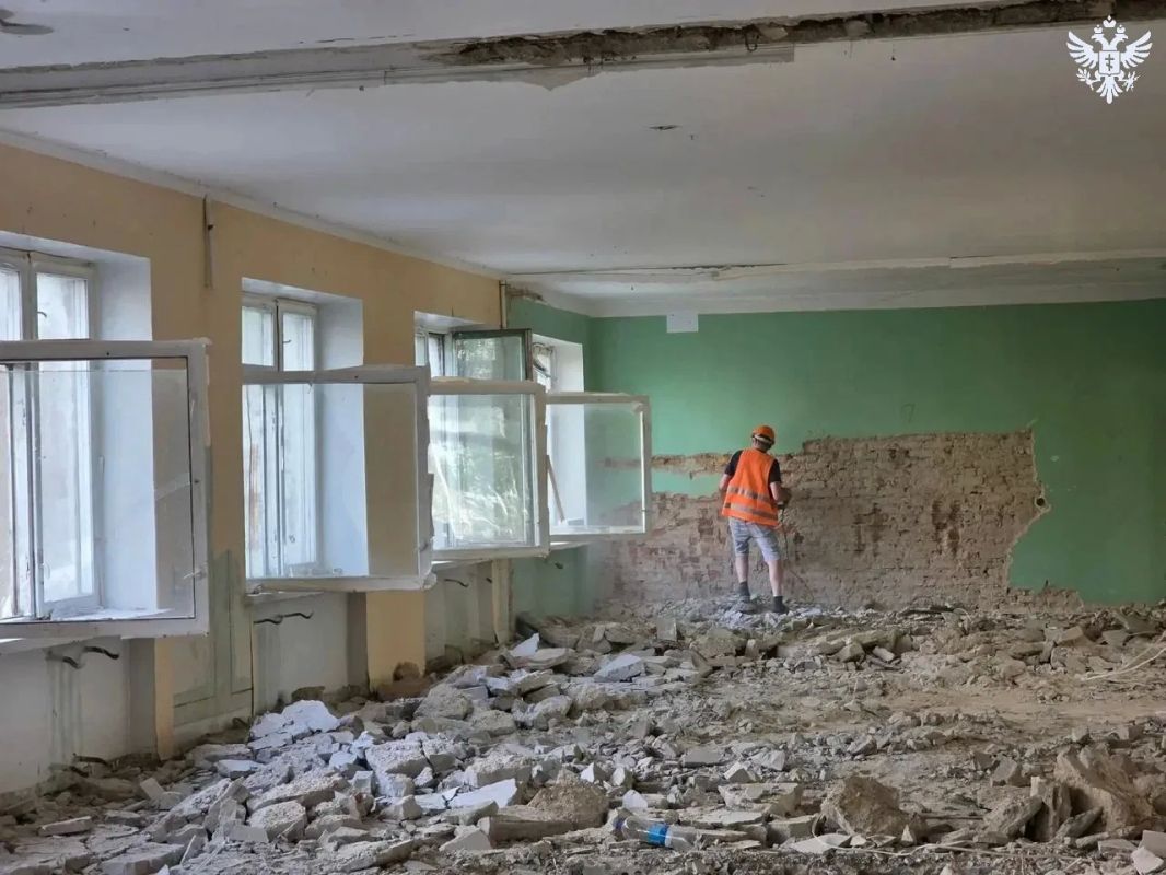 В Скадовске начался ремонт районной поликлиники, сообщил Владимир Сальдо В Скадовске начался ремонт районной поликлиники, сообщил Владимир Сальдо
