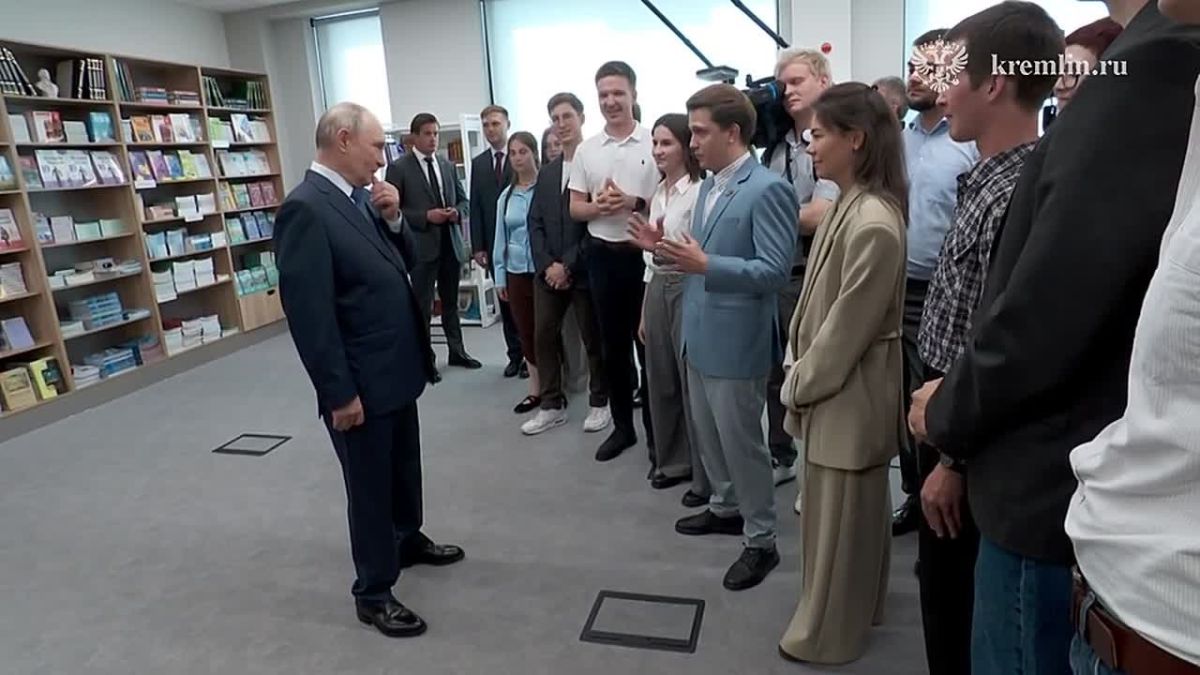 «Я никогда ничего не боялся»: Путин спросил у молодого ученого об угрозах искусственного интеллекта