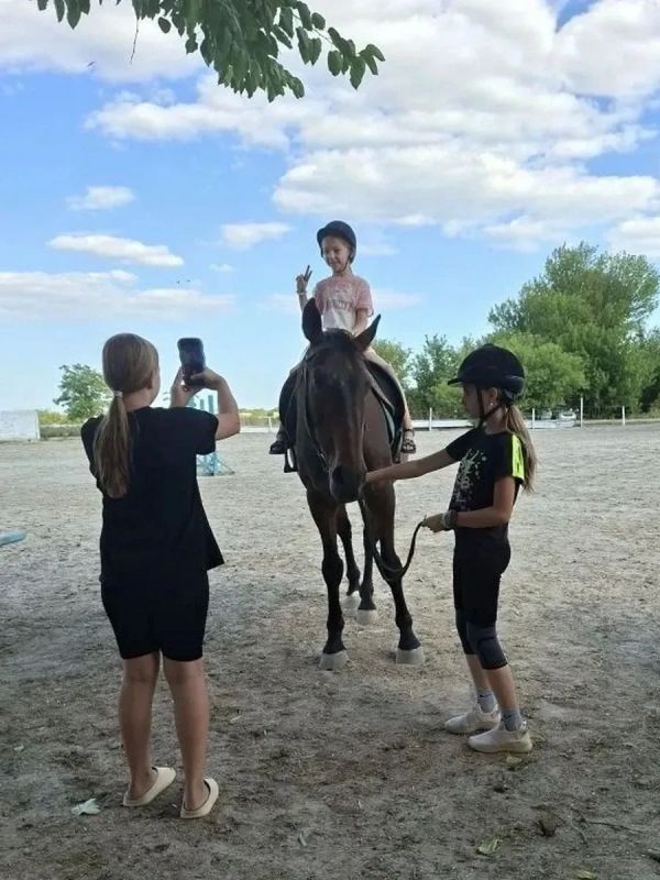 День физкультурника в конном клубе Шулика: прыжки, фото и дружеская атмосфера День физкультурника в конном клубе Шулика: прыжки, фото и дружеская атмосфера
