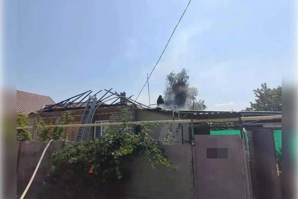 Дрон ВСУ поджег частный дом в Таврийске