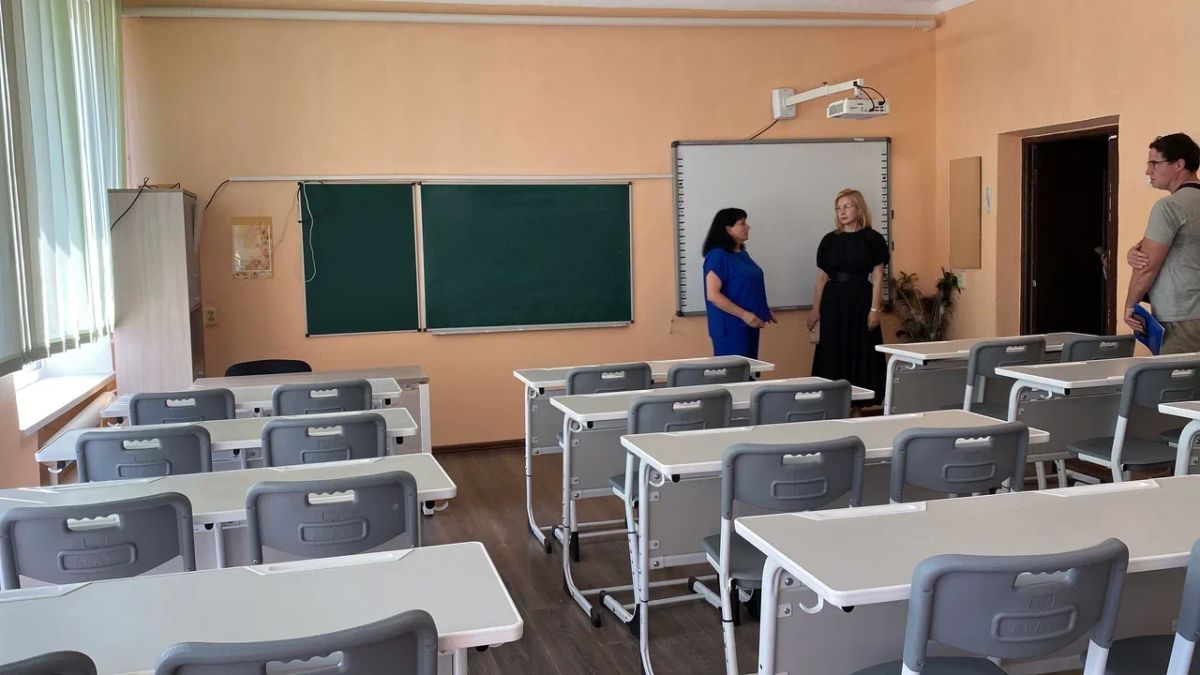 Владимир Сальдо: К 1 сентября приводим школы Чаплинского округа в порядок Владимир Сальдо: К 1 сентября приводим школы Чаплинского округа в порядок