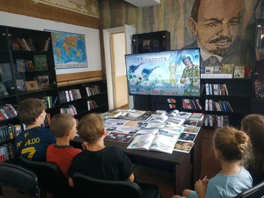 Небесные Герои: Выставки ко Дню ВВС Небесные Герои: Выставки ко Дню ВВС
