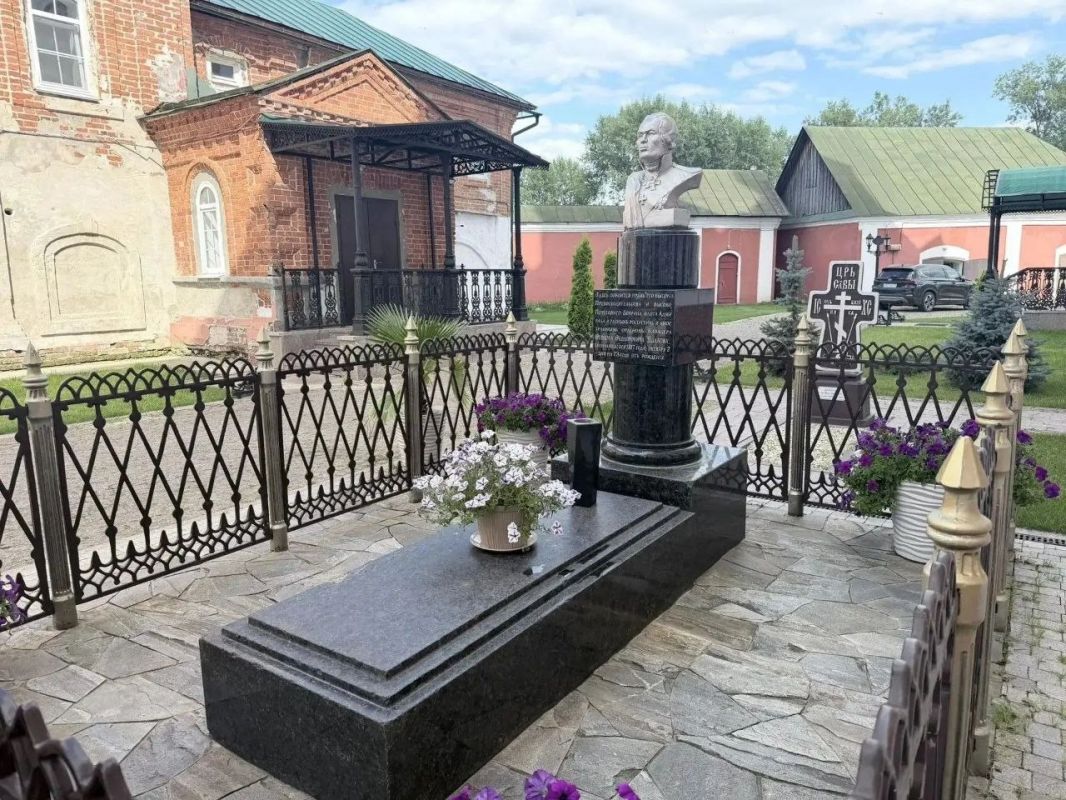 Руководитель Постоянного Представительства Херсонской области при Правительстве РФ Владимир Боделан вместе с Губернатором Херсонской области Владимиром Сальдо посетил Рождество-Богородичный Санаксарский монастырь, где... Руководитель Постоянного Представительства Херсонской области при Правительстве РФ Владимир Боделан вместе с Губернатором Херсонской области Владимиром Сальдо посетил Рождество-Богородичный Санаксарский монастырь, где...