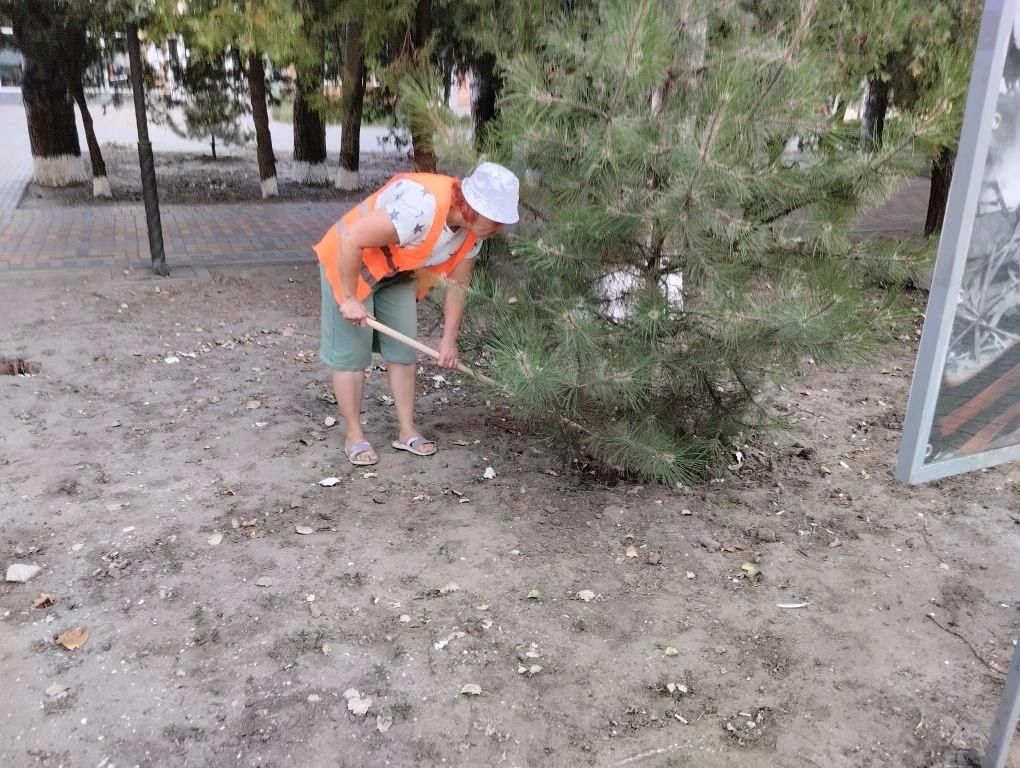Александр Дудка: Сотрудники МБУ «Джарылгач» продолжают плановые работы по благоустройству Скадовска Александр Дудка: Сотрудники МБУ «Джарылгач» продолжают плановые работы по благоустройству Скадовска