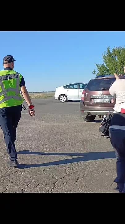 Во время рейса из Херсона полиция мобилизовала водителя Красного Креста, у которого были в порядке документы - командир отряда КК в Херсонской области Николай Тараненко
