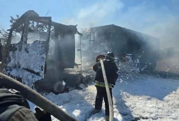 На трассе «Новороссия» потушили загоревшийся грузовик после атаки дрона ВСУ