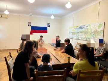 Владимир Оганесов: Уважаемые новокаховчане!. В преддверии нового учебного года, особенно важно поддержать тех, кто делает в нём первые шаги