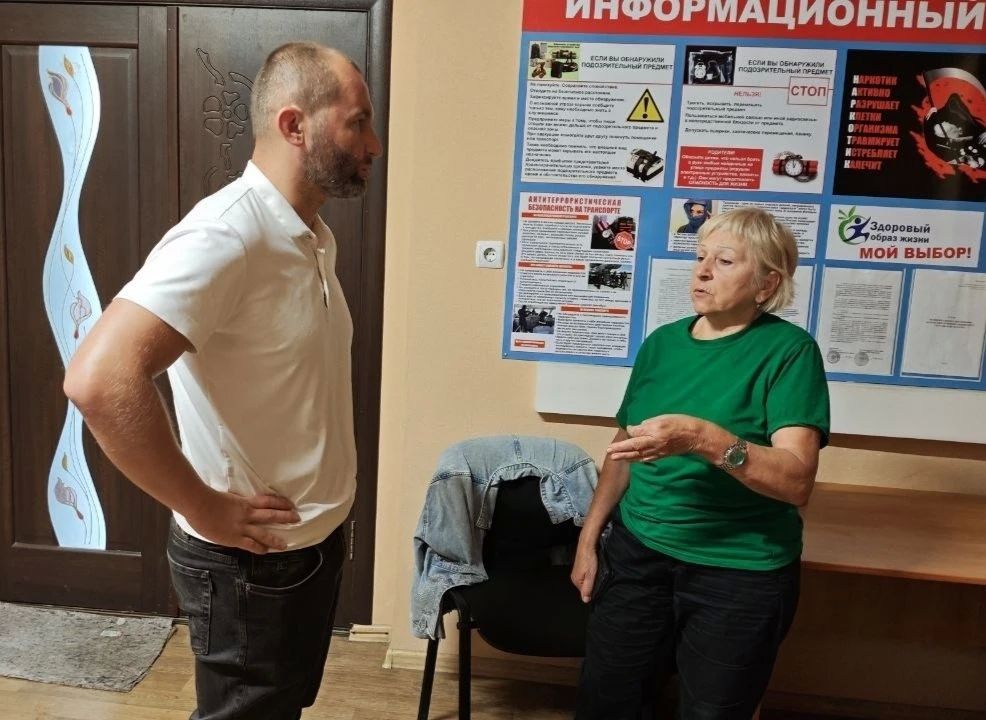 Павел Филипчук: От вопроса - к решению. Постоянно общаюсь с людьми. На личных приёмах, во время объездов, во дворах, на улицах, на рынке Павел Филипчук: От вопроса - к решению. Постоянно общаюсь с людьми. На личных приёмах, во время объездов, во дворах, на улицах, на рынке