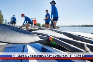 Херсонская спортшкола №2 укрепляет инвентарь для водных видов спорта