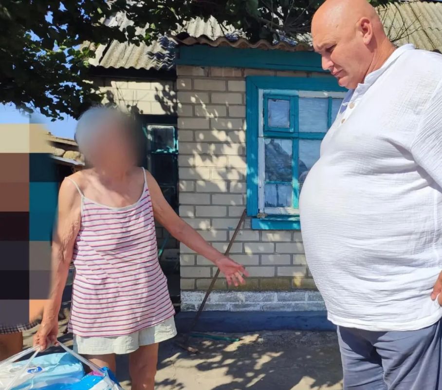В ТУ «Лазурное» передана гуманитарная помощь маломобильным жителям и амбулатории В ТУ «Лазурное» передана гуманитарная помощь маломобильным жителям и амбулатории