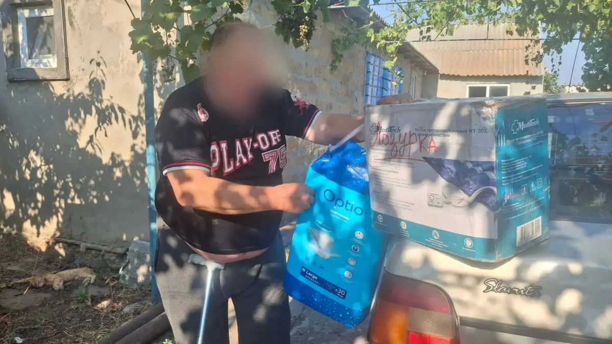 В ТУ «Лазурное» передана гуманитарная помощь маломобильным жителям и амбулатории В ТУ «Лазурное» передана гуманитарная помощь маломобильным жителям и амбулатории