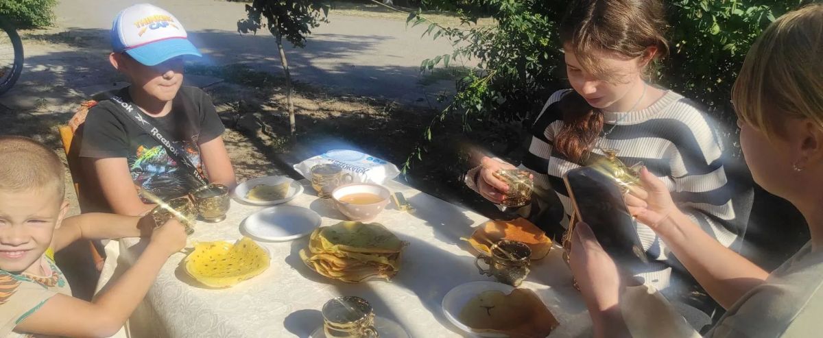 В сельской библиотеке села Заозёрное прошли тёплые посиделки «Медовый Спас — нам мёдку припас», приуроченные к народному празднику В сельской библиотеке села Заозёрное прошли тёплые посиделки «Медовый Спас — нам мёдку припас», приуроченные к народному празднику