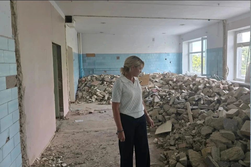 За 30 лет — первый нормальный ремонт: В Скадовске началась реконструкция четырехэтажной поликлиники За 30 лет — первый нормальный ремонт: В Скадовске началась реконструкция четырехэтажной поликлиники