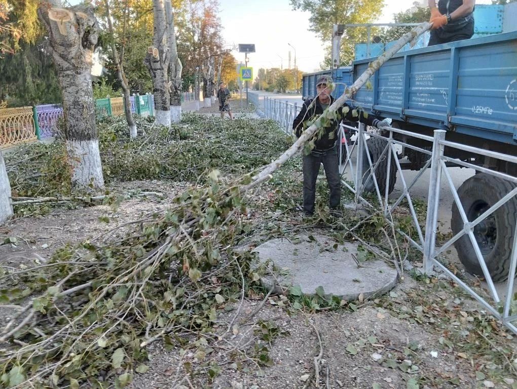 В Скадовске продолжаются плановые работы по благоустройству В Скадовске продолжаются плановые работы по благоустройству