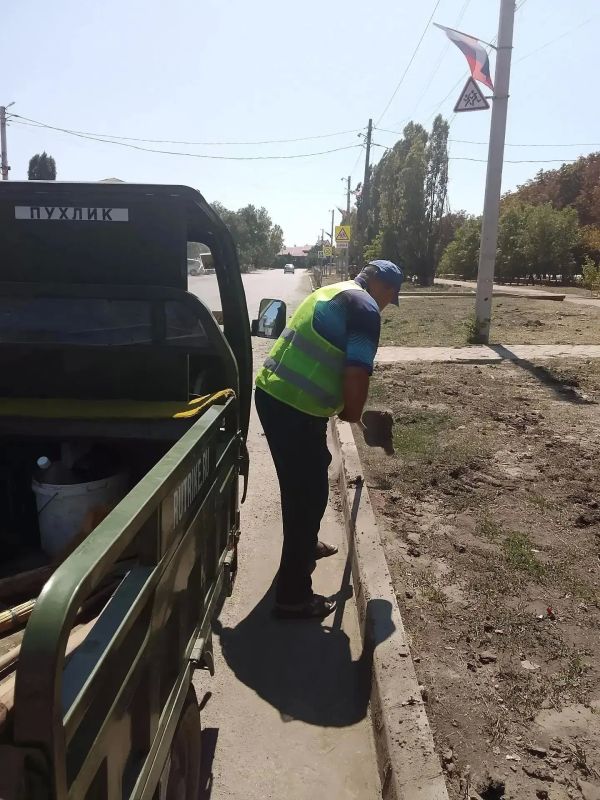 Благоустройство Геническа и населённых пунктов округа: итоги рабочего дня МКУ «Горжилстрой» Благоустройство Геническа и населённых пунктов округа: итоги рабочего дня МКУ «Горжилстрой»