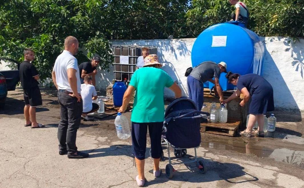 Павел Филипчук: В Каховке установлены дополнительные точки набора воды Павел Филипчук: В Каховке установлены дополнительные точки набора воды