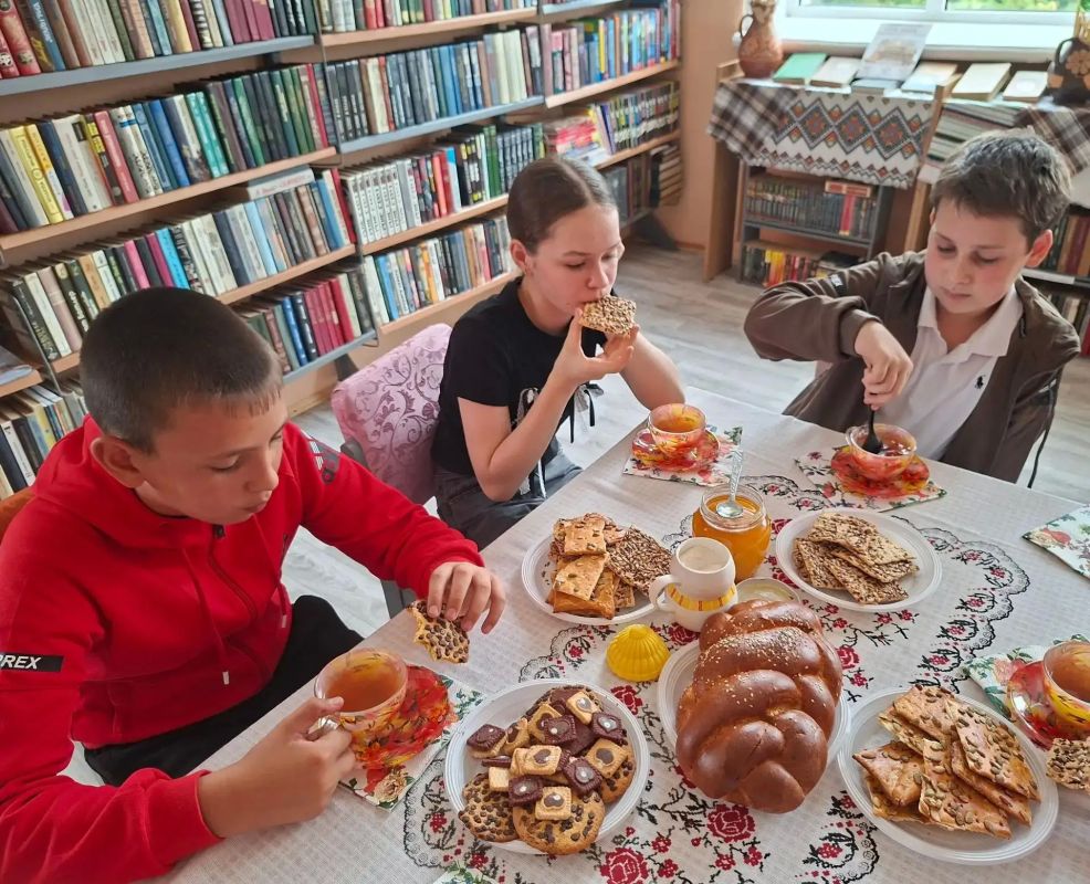 Яблочно-медовый край: щедрость лета в литературе Яблочно-медовый край: щедрость лета в литературе