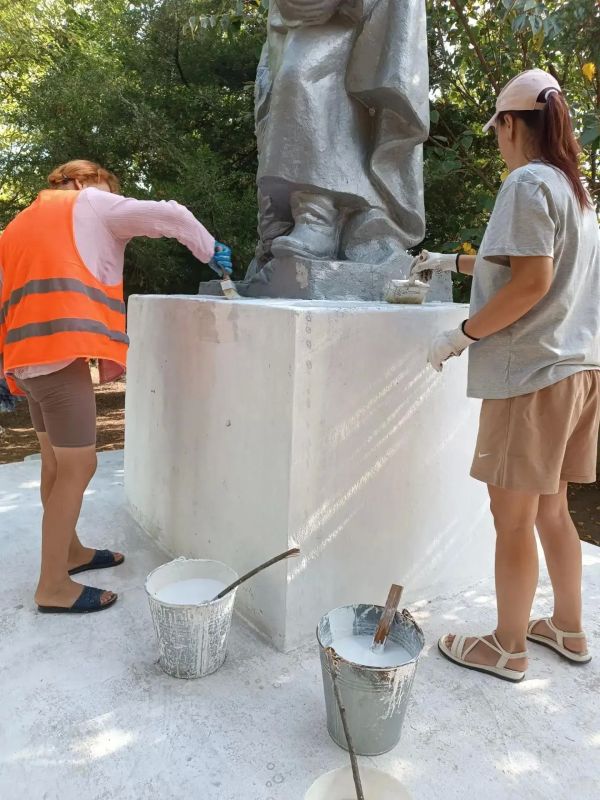 Патриотизм в действии: Уход за мемориалом Патриотизм в действии: Уход за мемориалом