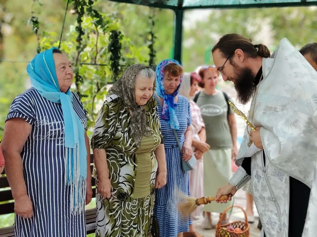 Праздник Преображения Господня в Скадовске: светлый день и благословенные плоды Праздник Преображения Господня в Скадовске: светлый день и благословенные плоды
