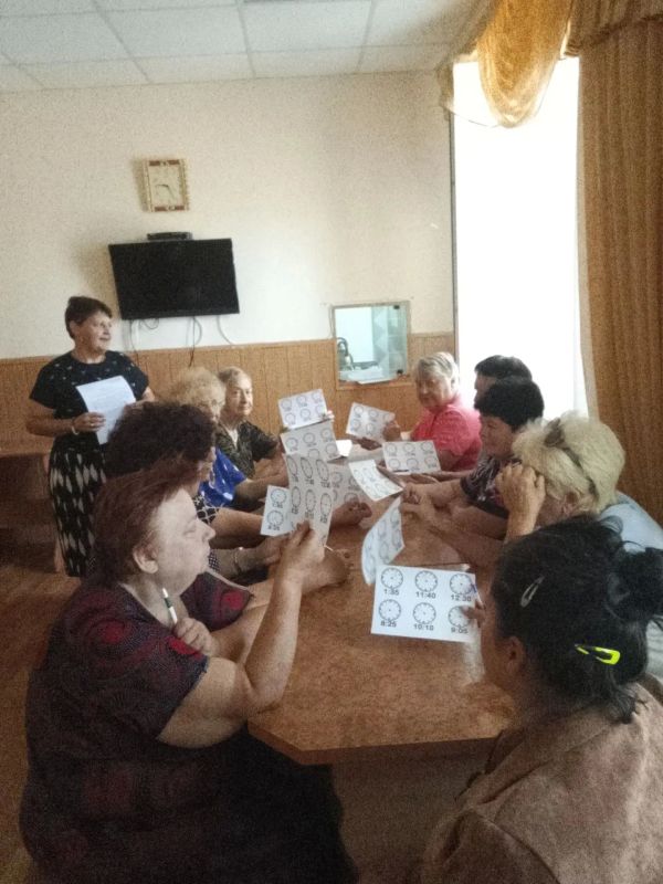 18 августа в Чаплинском комплексном центре социального обслуживания населения в рамках региональной программы «Активное долголетие» прошел тренинг на тему «Твердый ум и ясная память» 18 августа в Чаплинском комплексном центре социального обслуживания населения в рамках региональной программы «Активное долголетие» прошел тренинг на тему «Твердый ум и ясная память»