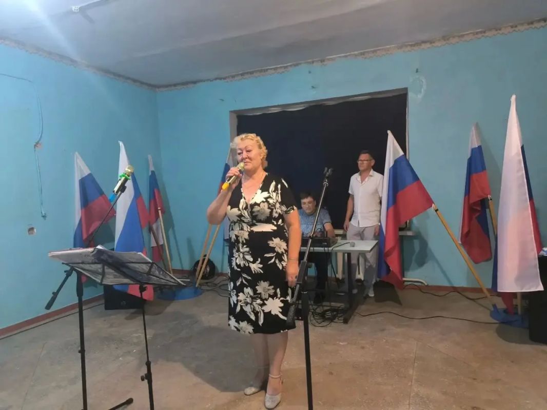 В преддверии Дня флага России в Ивановке царила особенная атмосфера единства! В преддверии Дня флага России в Ивановке царила особенная атмосфера единства!