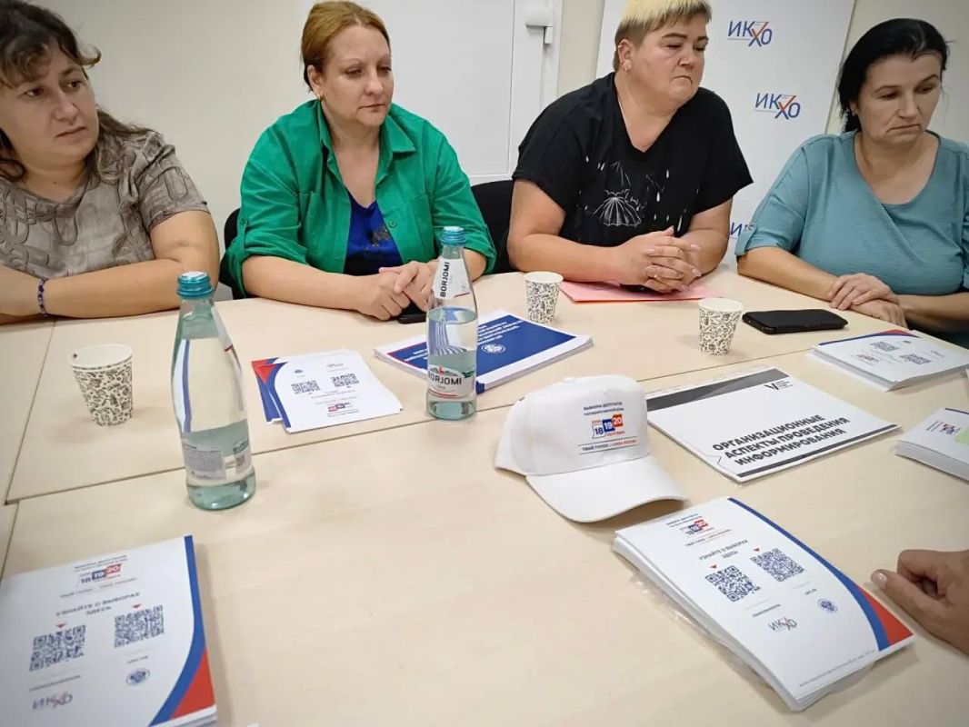 В Нижних Серогозах завершилось обучение участников «ИнформУИК» В Нижних Серогозах завершилось обучение участников «ИнформУИК»