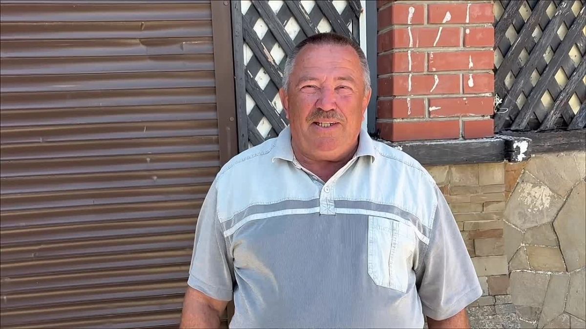 Коммунисты из Херсонщины совместно с благотворительным фондом «За Победу», передали маскировочные сети и генератор военнослужащим-десантникам, выполняющим боевые задачи в районе Херсонского направления