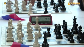 В честь Дня флага России в Геническе прошел шахматный турнир имени Василия Маргелова