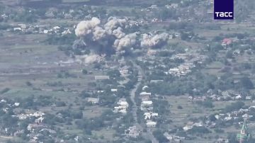 ВС РФ с помощью авиабомб уничтожили пункты дислокации ВСУ в Краматорске, Райгородке и Херсоне