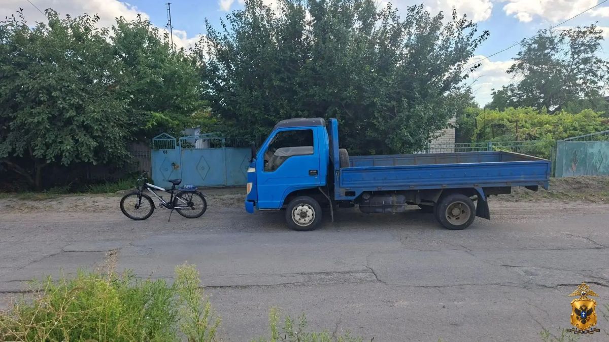 В Каховском округе полицейские устанавливают обстоятельства ДТП с пострадавшим