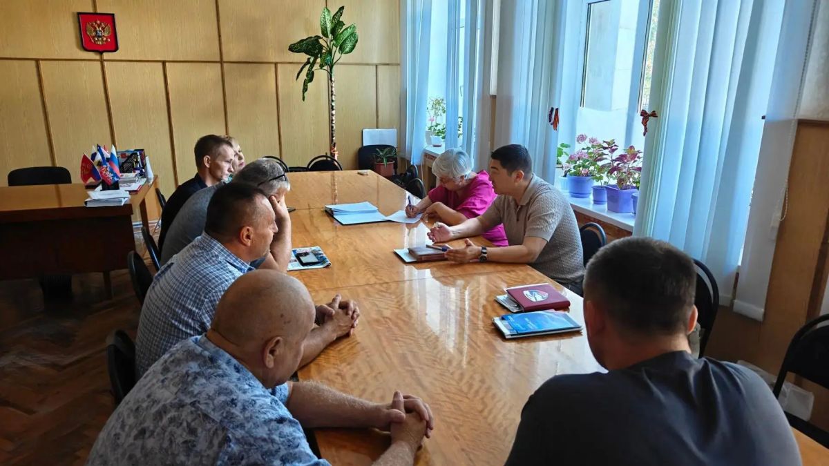 Энвер Абдураимов: Провёл рабочую встречу с депутатами фракции «Единой России»