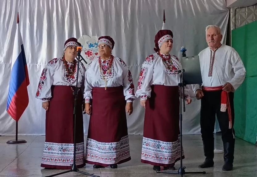 В Азовском прошло торжественное собрание «Российский триколор» В Азовском прошло торжественное собрание «Российский триколор»