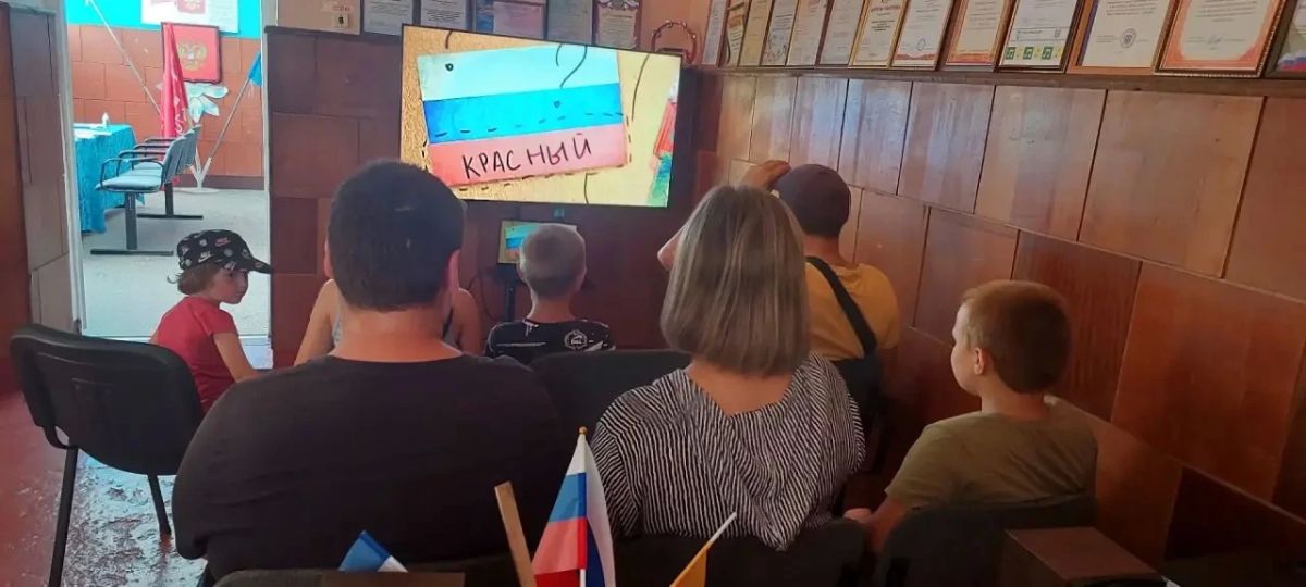 В Маркеевском сельском клубе прошло праздничное мероприятие, посвящённое Дню Государственного флага Российской Федерации В Маркеевском сельском клубе прошло праздничное мероприятие, посвящённое Дню Государственного флага Российской Федерации