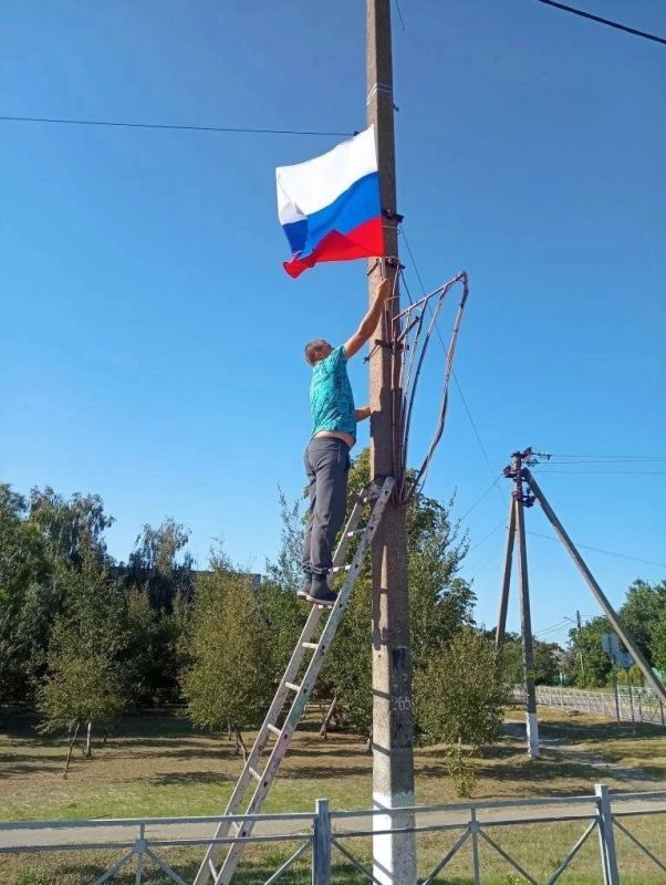 Александр Дудка: Подготовка к Дню Государственного флага: делаем территорию Скадовского округа чище и красивее! Александр Дудка: Подготовка к Дню Государственного флага: делаем территорию Скадовского округа чище и красивее!